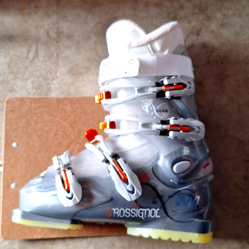 Woman's  Xxena 50 rossignol ski boot size 24.5 EU - 8 US